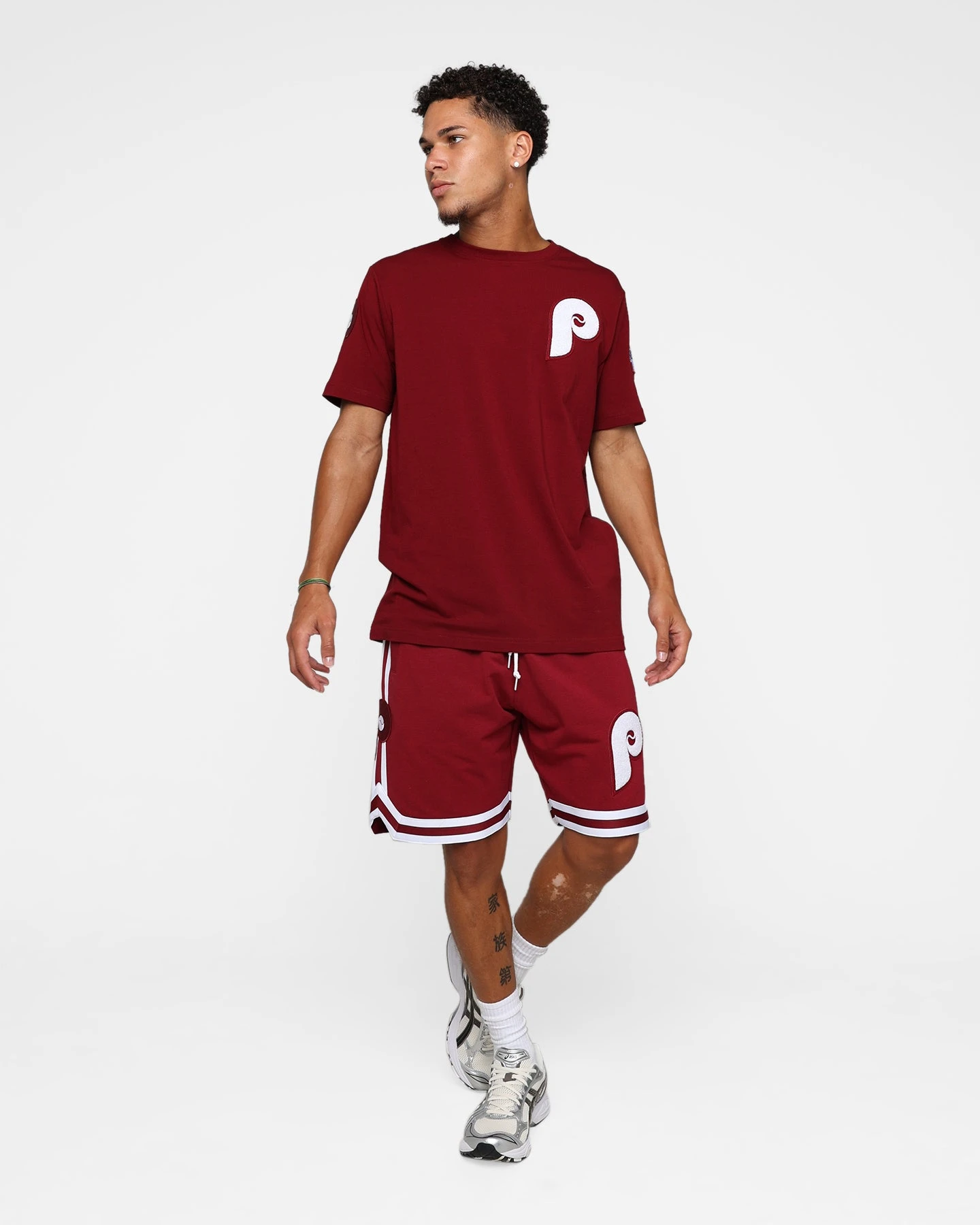 New Era Philadelphia Phillies Logo Select Shorts Red - Image 2