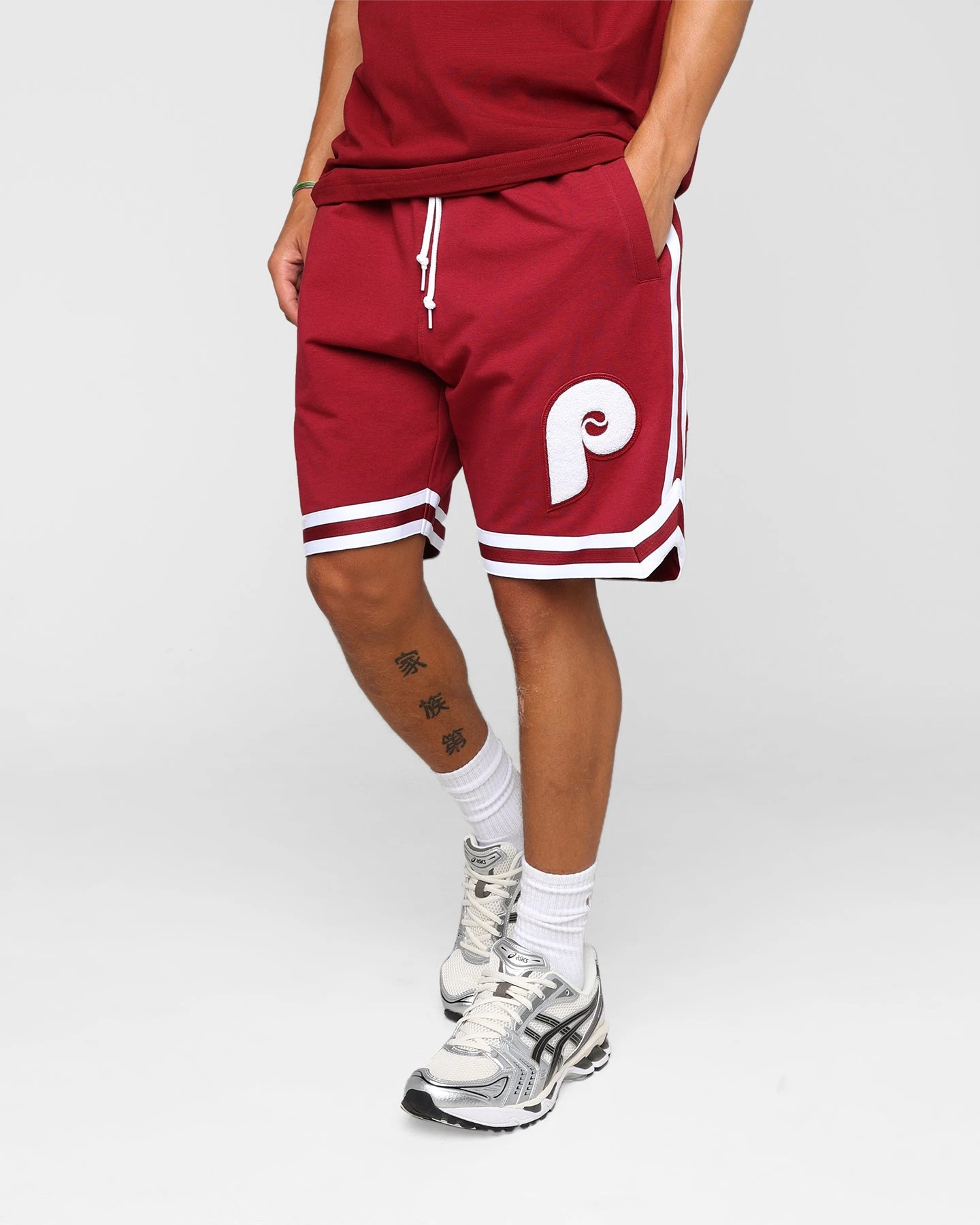 New Era Philadelphia Phillies Logo Select Shorts Red - Image 4