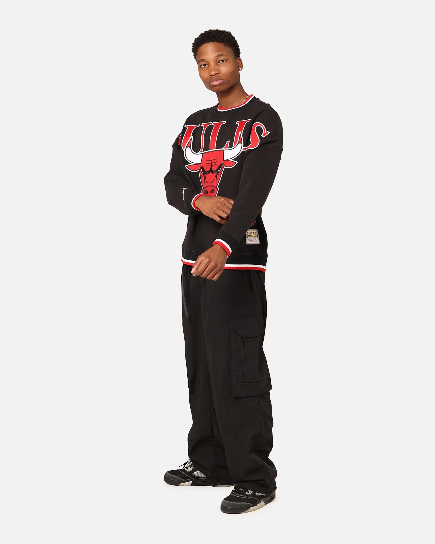 Mitchell & Ness Chicago Bulls Shooting Crewneck Black - Image 2
