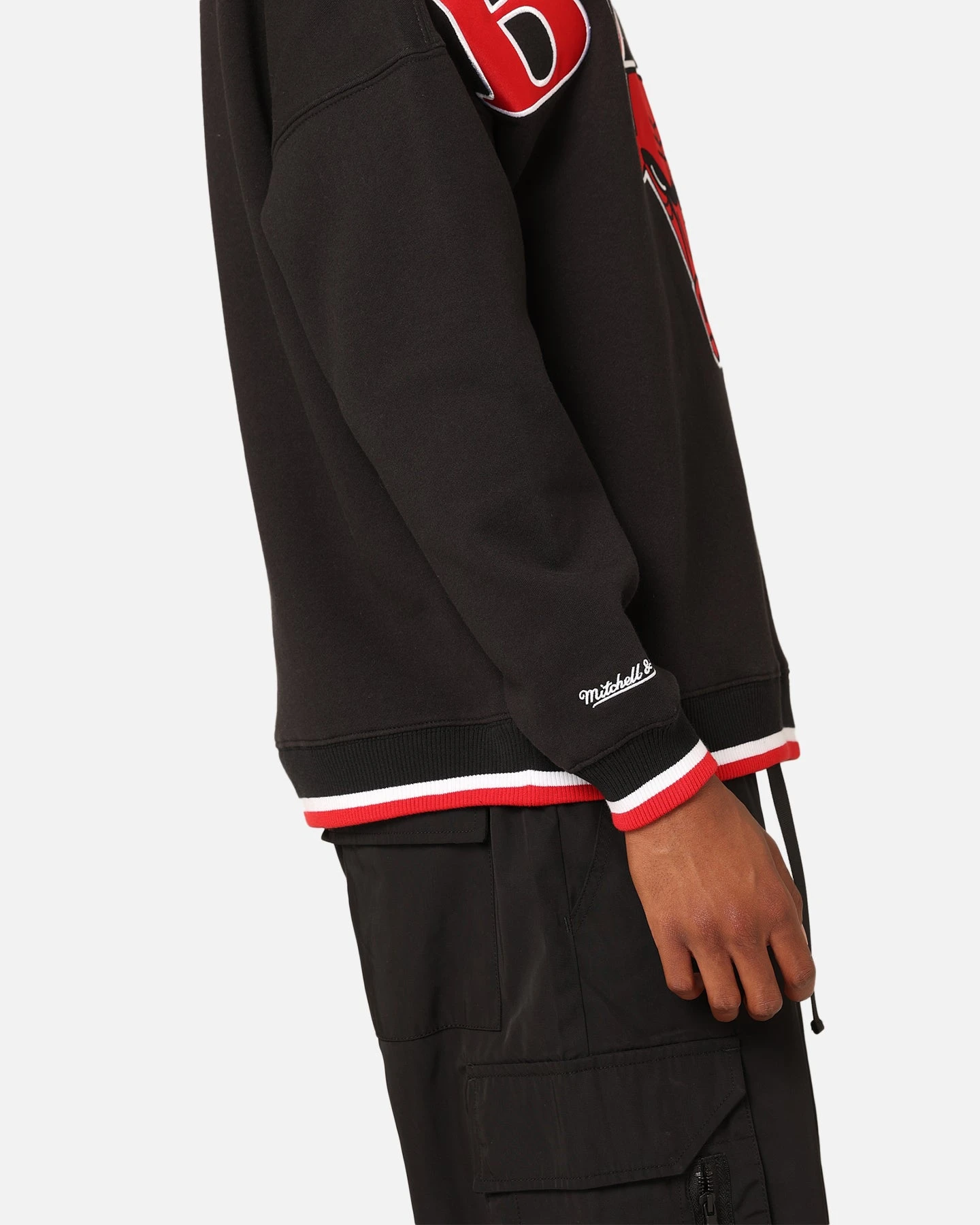 Mitchell & Ness Chicago Bulls Shooting Crewneck Black - Image 8