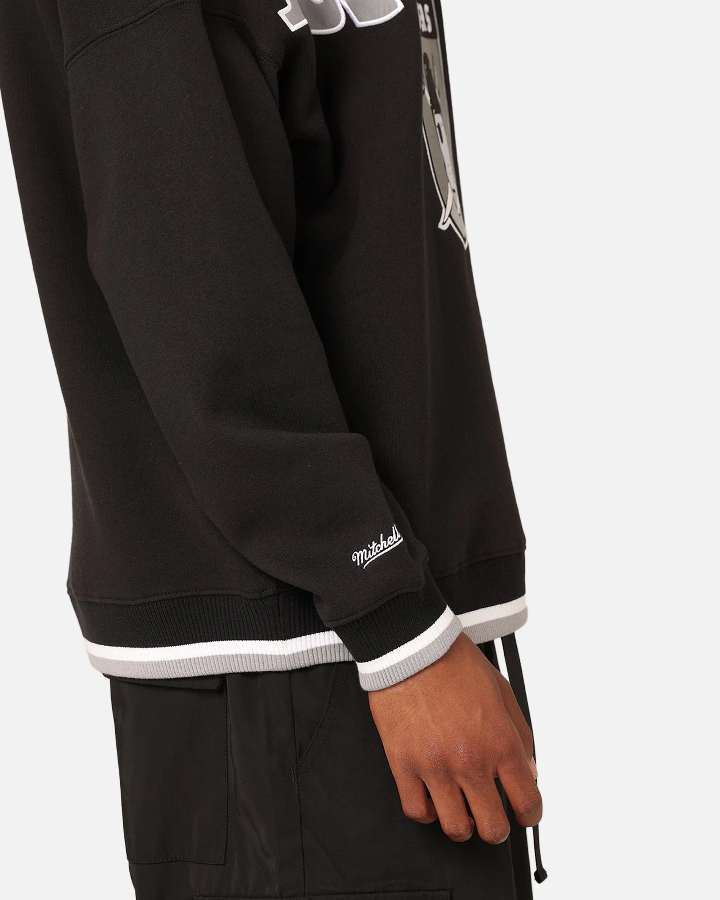Mitchell & Ness Oakland Raiders Shooting Crewneck Black - Image 7