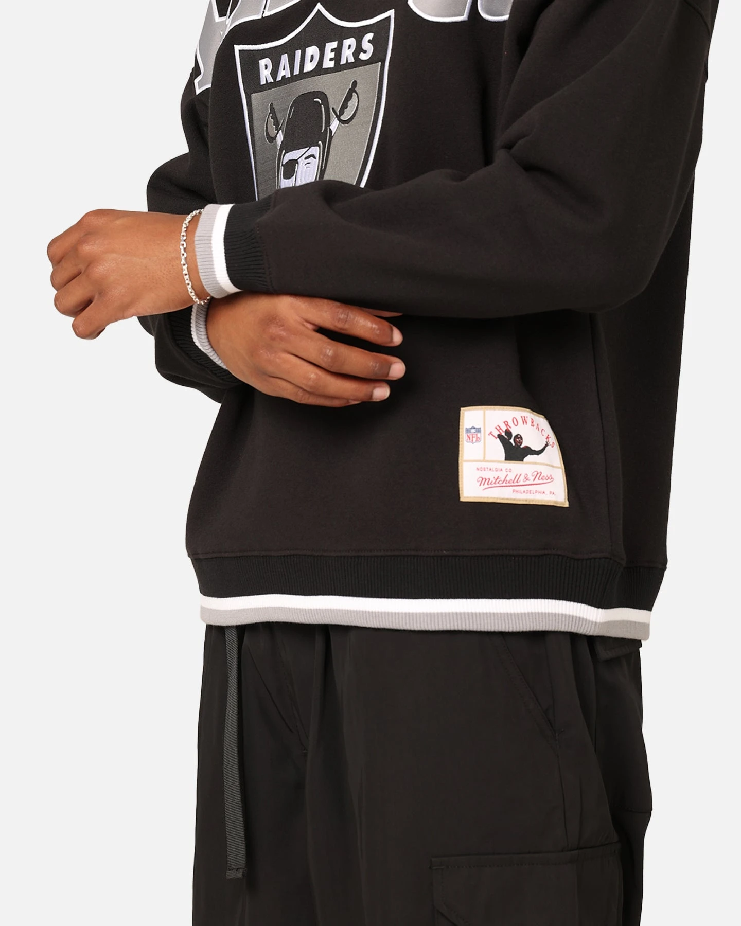 Mitchell & Ness Oakland Raiders Shooting Crewneck Black - Image 8