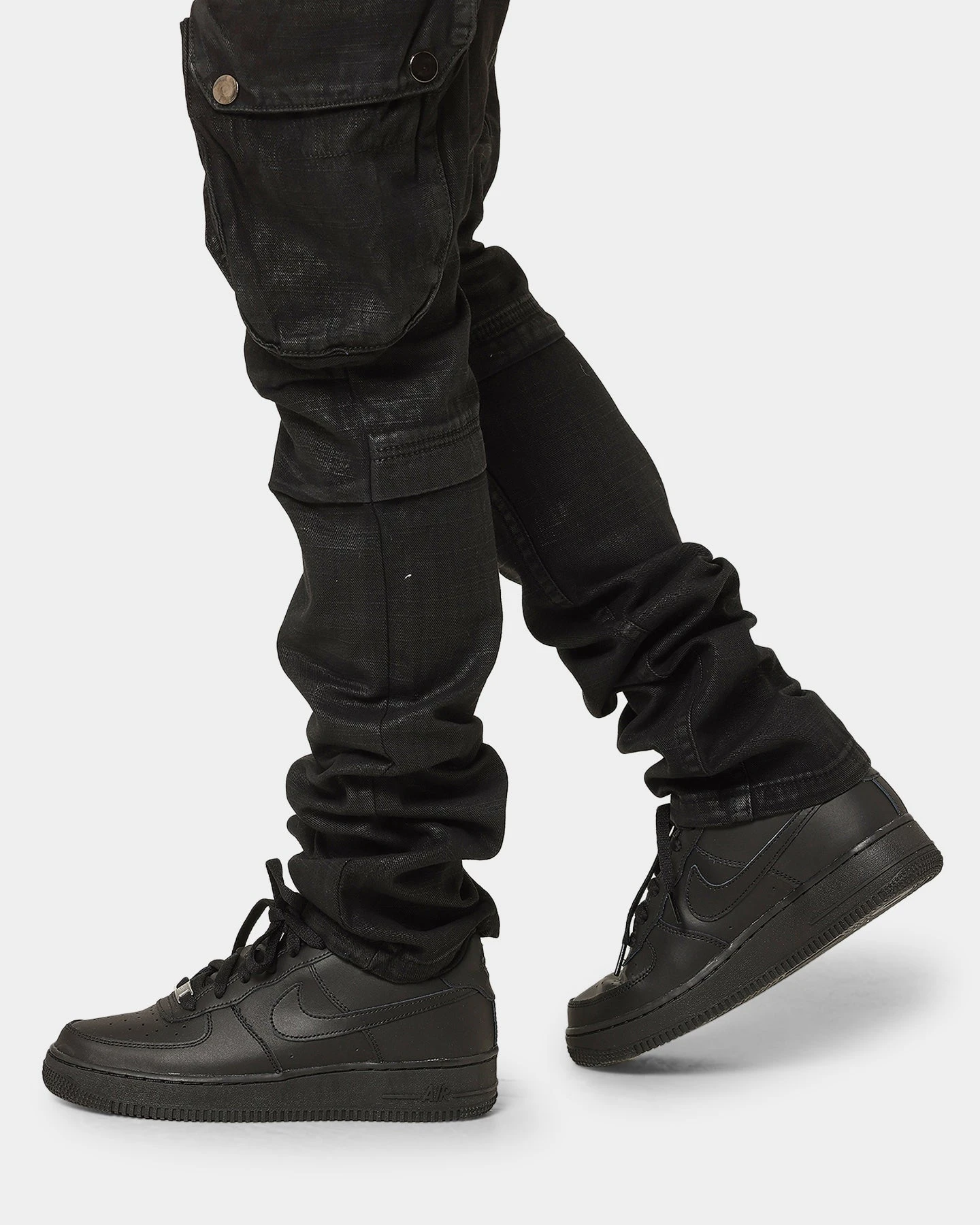 MNML Waxed Denim Cargo Pants Black - Image 10